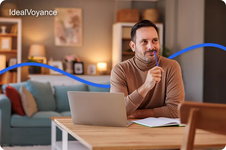 Homme en pleine r&eacute;flexion devant son ordinateur, illustrant le besoin de faire le point sur sa vie amoureuse &agrave; la Saint-Valentin et l&rsquo;int&eacute;r&ecirc;t d&rsquo;une consultation pour mieux comprendre ses relations.